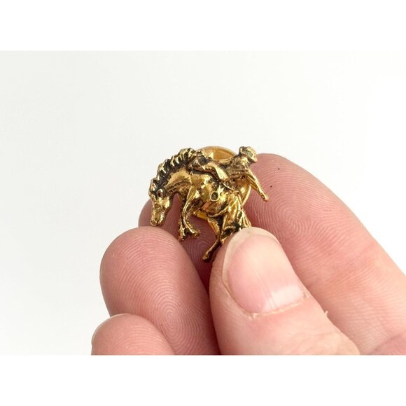 Bucking Bronco Cowboy / Jockey on Horse Vintage Costume Jewelry Brooch - Picture 5 of 8